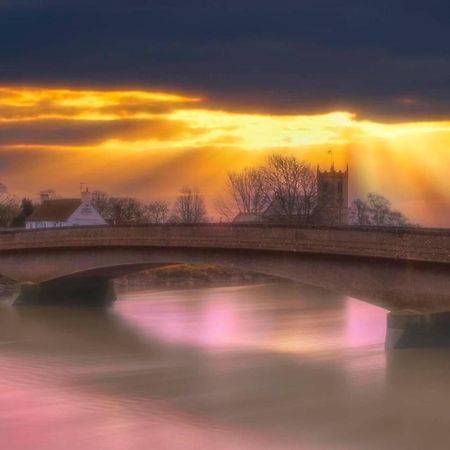 Riverbank Guest House Wiggenhall Saint Germans Buitenkant foto