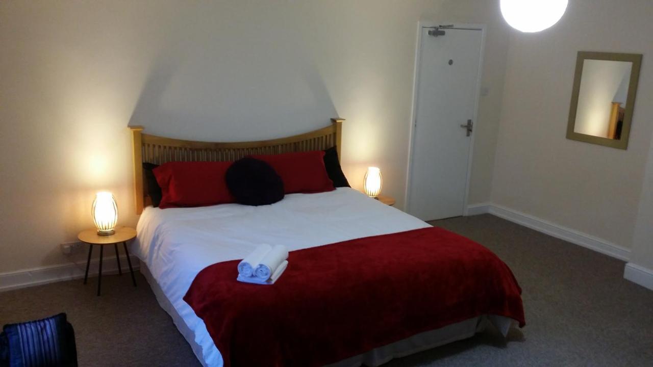 Riverbank Guest House Wiggenhall Saint Germans Buitenkant foto